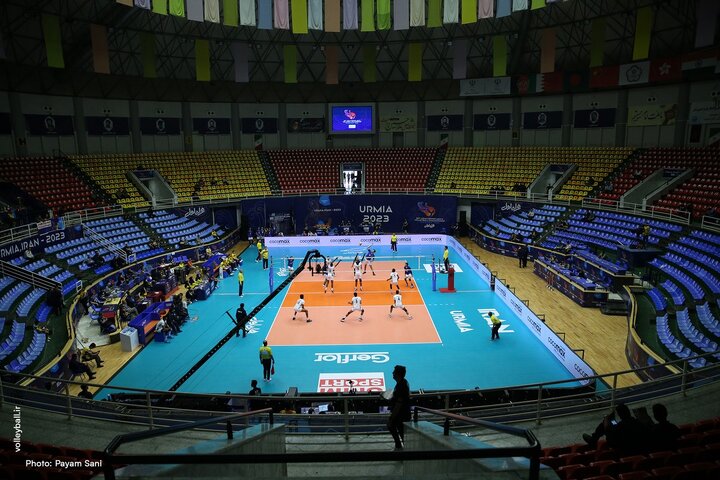 روز پنجم والیبال قهرمانی آسیا: چین به ایران و قطر به ژاپن خورد / مسابقات به اوج رسید