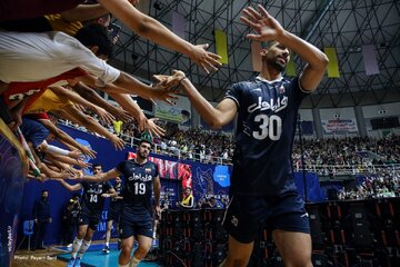 برد و صعود والیبال / بحرین را سه بر یک بردیم