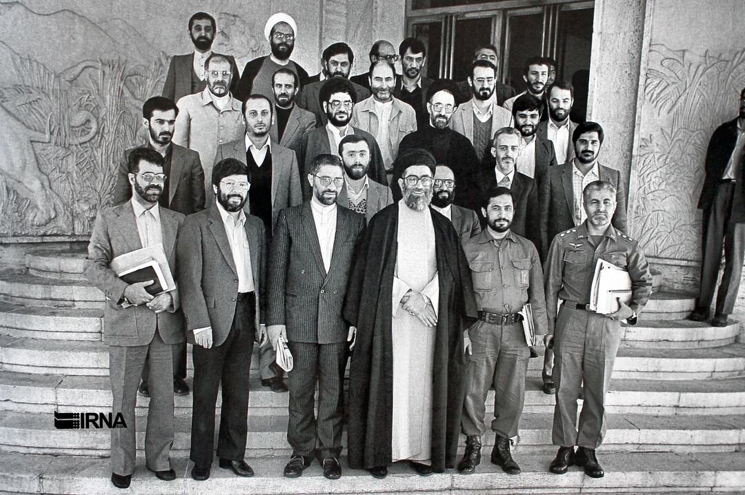 عکسی متفاوت و قدیمی از رهبر انقلاب