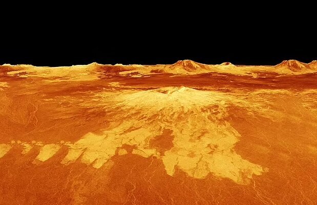 ادعای باورنکردنی دانشمند ناسا/ فرازمینیها در سیاره زهره پنهان شدهاند!