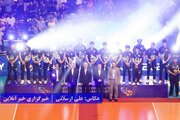 فینال و اختتامیه والیبال قهرمانی آسیا: فاجعه برای تیم ملی / ژاپن در ایران قهرمان و شعار استعفا سرداده شد