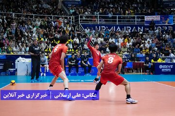 فینال والیبال قهرمانی آسیا: ژاپن باز هم در ایران قهرمان شد / تشویق ارومیه‌ای‌ها کارساز نبود
