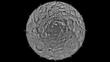 چه گنجی در قطب جنوب ماه پنهان شده؟
