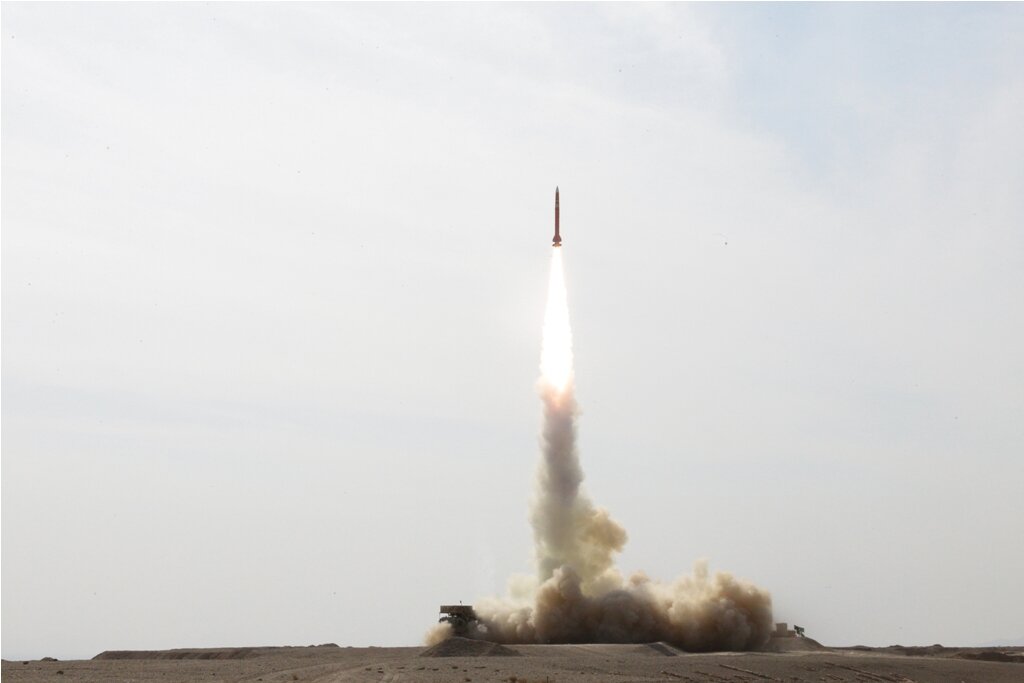قدرت نمایی این موشک ایرانی مقابل جنگنده های نسل ۵ و موشک های بالستیک
