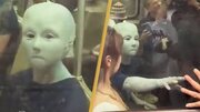 ببینید | حضور یک شخص ترسناک و شبیه آدم فضایی در مترو نیویورک