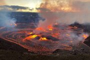 ببینید | نمایی ترسناک از دهانه آتشفشان فعال در هاوایی