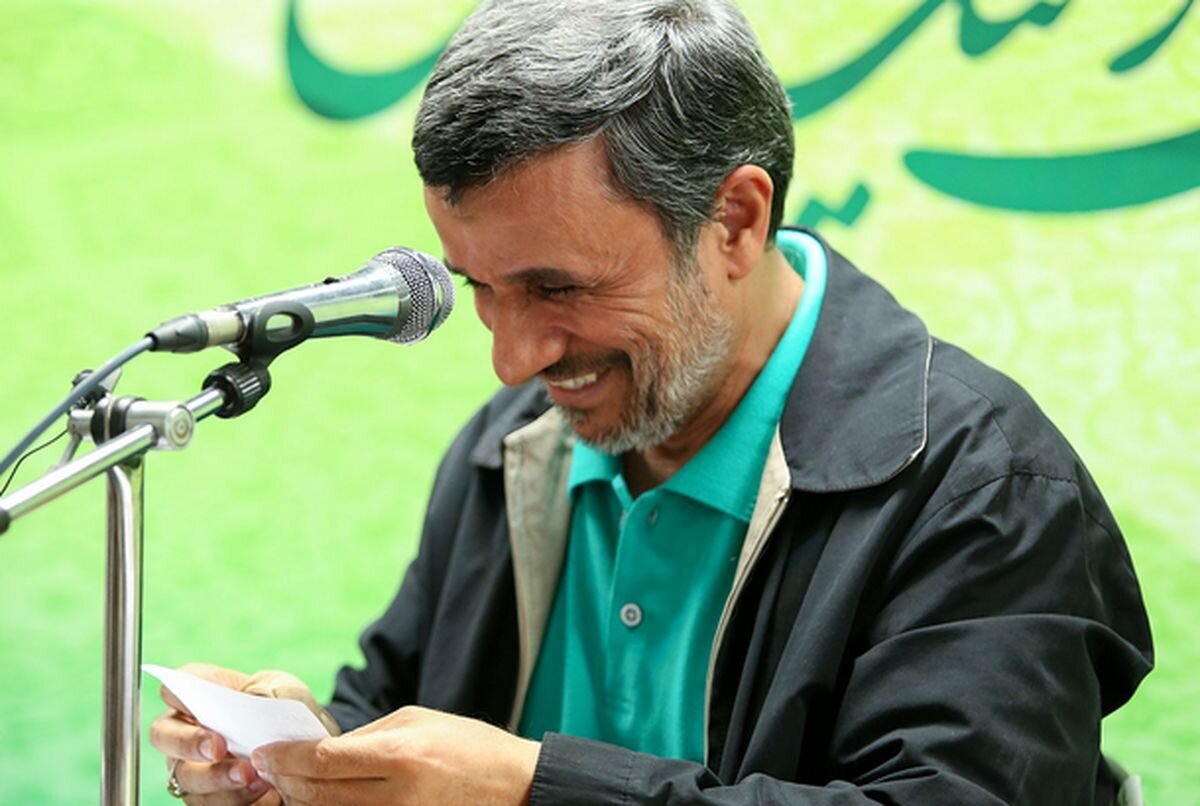 درخواست خنده دار و عجیب احمدی نژاد از رهبر انقلاب /او چه اسناد محرمانه ای دارد؟