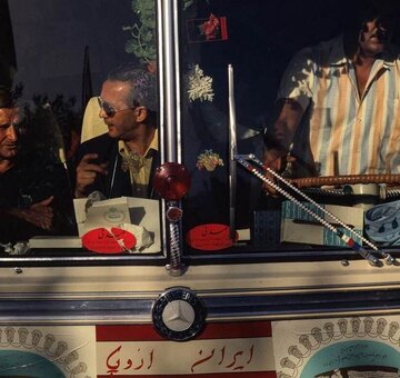 پخش موسیقی در اتوبوس مسافری ممنوع شد/ عکس