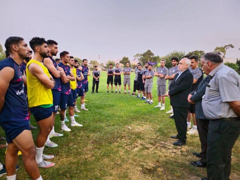 عکس| فتحاللهزاده به تمرین استقلال رفت!