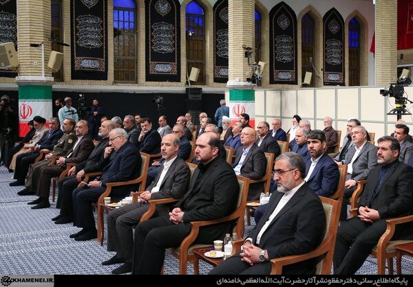 ۶ تذکر رهبر انقلاب به دولت جدی گرفته می شود؟ /رئیسی گرفتار حاشیه سازان تندرو