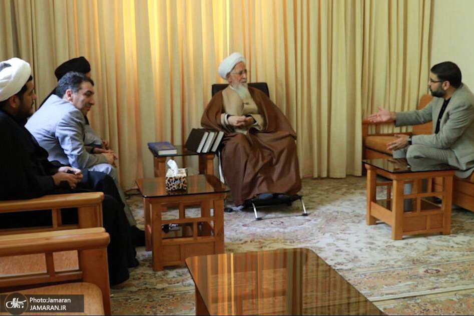 آیتالله جوادی آملی: به گورباچف فهماندیم که این پیام تعلیم است نه تسلیم / سکوت کردن مصلحت نیست / زن کرامت و حرمت دارد 2