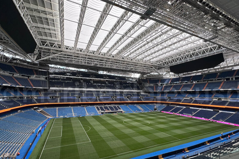 عکس| معبد فوتبال با زمین جمع شونده