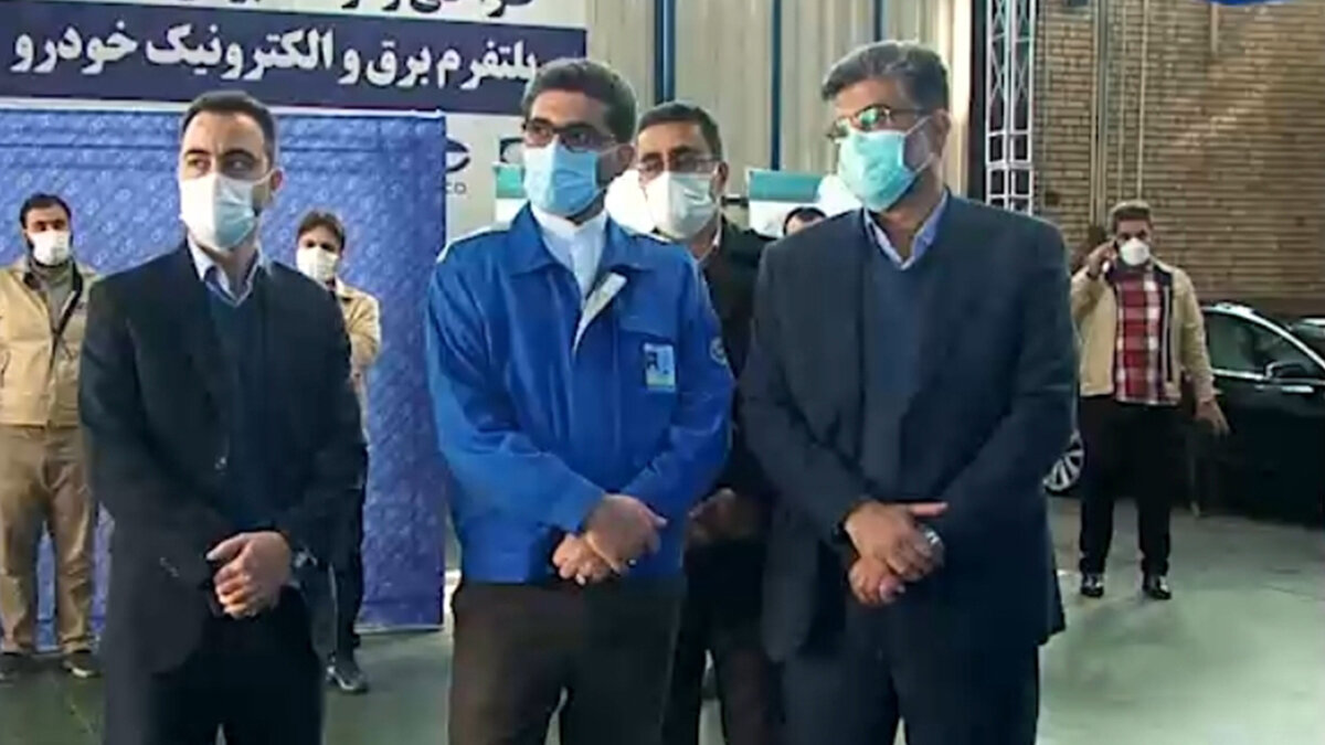 مهندسی معکوس پرسروصدای مدلهای مختلف تسلا در ایران/ عکس