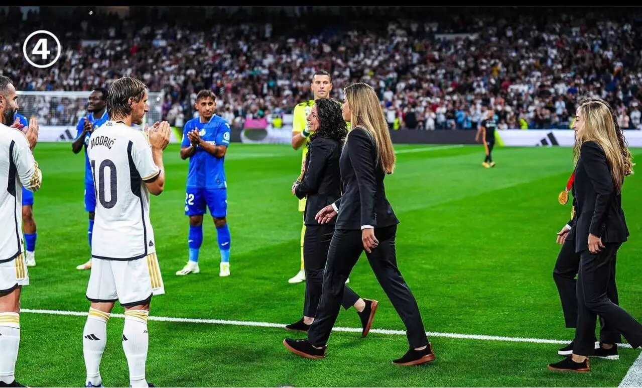 عکس| قهرمانان جهان در ورزشگاه سانتیاگو برنابئو