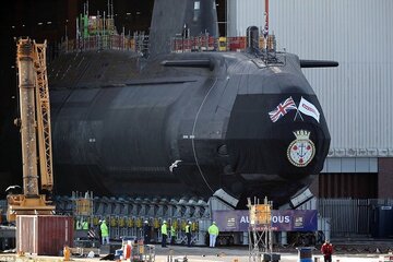 حتی یک زیردریایی تهاجمی سالم نداریم!