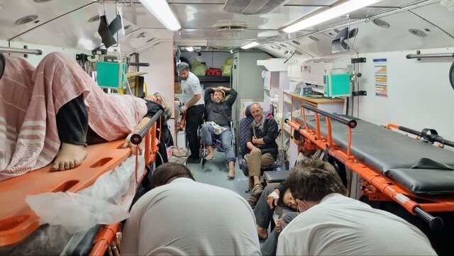 تصادف اتوبوس و خودروی سواری در عماره عراق/ عکس