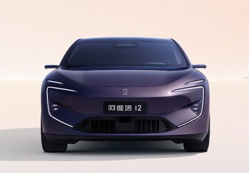 تصاویر | طراحی زیباترین و عجیب‌ترین ماشین جهان توسط یک ایرانی