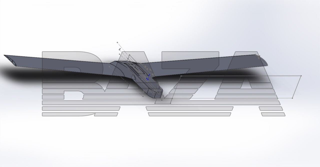 پیرمرد روسی که پهپاد بیرقدار را با مهندسی معکوس تولید کرد!/عکس