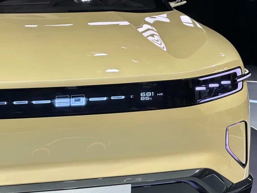 این خودروی چینی همزمان یک وانت و یک شاسیبلند است!/عکس