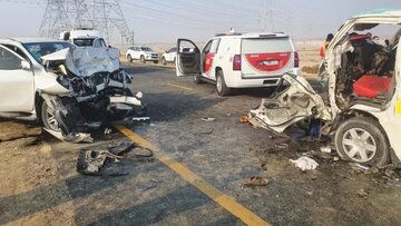 عکس | له شدن یک پژو ۴۰۵ پس از تصادف با اتوبوس و مرگ یک نفر