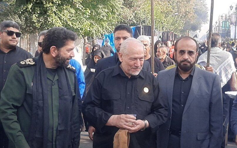۳ سردار معروف سپاه در راهپیمایی جاماندگان اربعین /سردار سلامی به بین مردم رفت +عکس