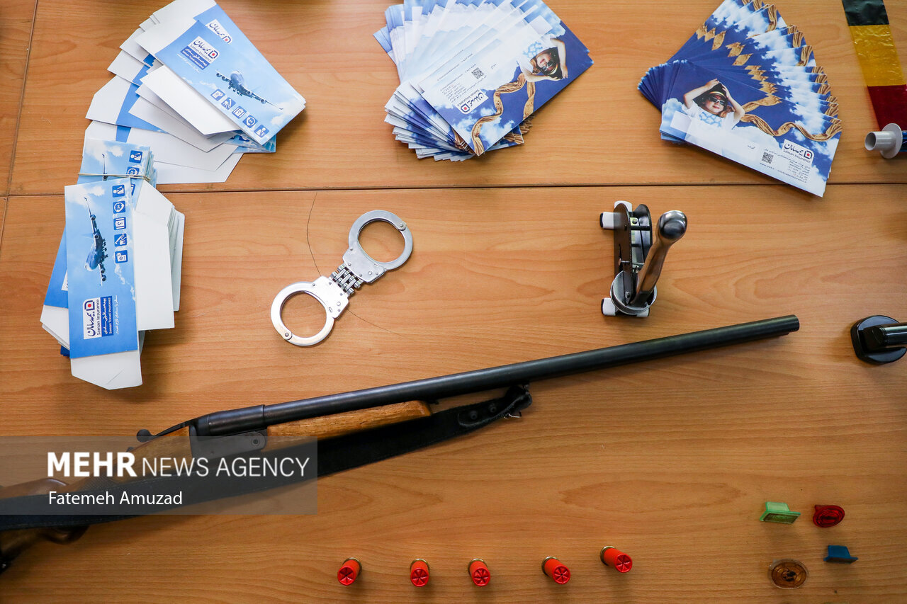 جاعلان ویزای اقامت در دام پلیس/ مراقب تبلیغات مجازی باشید