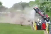 ببینید | تصادف وحشتناک یک ماشین مسابقه رالی با تیر برق کنار جاده