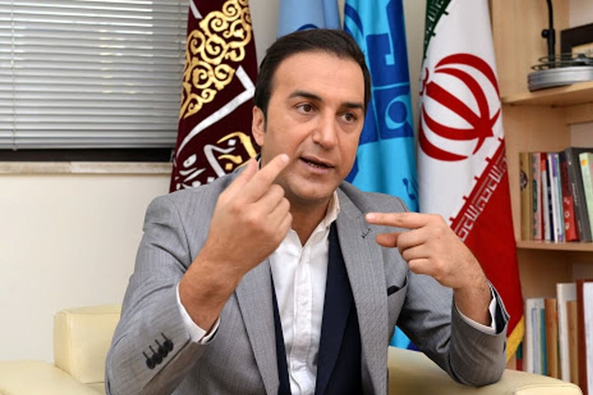 عکس| کدام مجری تلویزیون در باشگاه استقلال پست گرفت؟