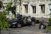 ببینید | اولین تصاویر از حمله پهپادی به مسکو؛ ساختمان گمرک در آتش سوخت