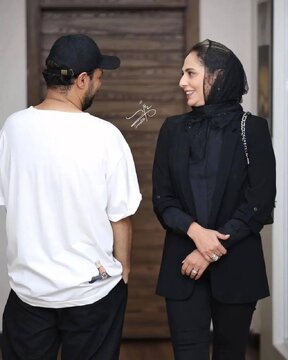 عکس | خنده‌های صمیمانه جواد عزتی و رعنا آزادی‌ور با استایل‌هایی کاملا متفاوت
