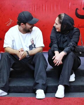 عکس | خنده‌های صمیمانه جواد عزتی و رعنا آزادی‌ور با استایل‌هایی کاملا متفاوت
