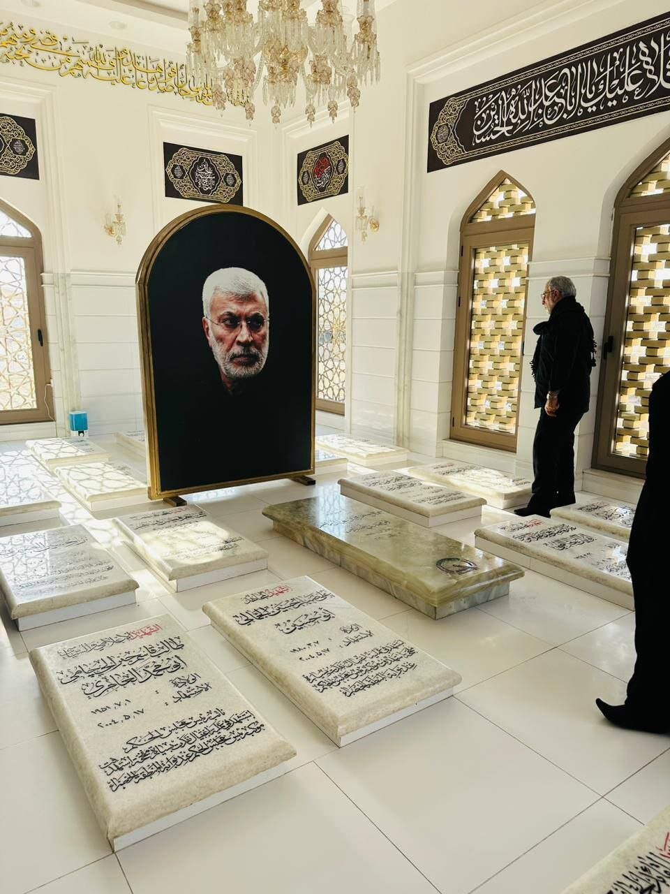 حضور سردار مشهور سپاه در آرامگاه شهید عراقی+عکس