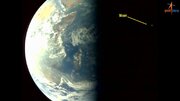 سلفی جالب کاوشگر خورشیدی هند با زمین و ماه/ عکس
