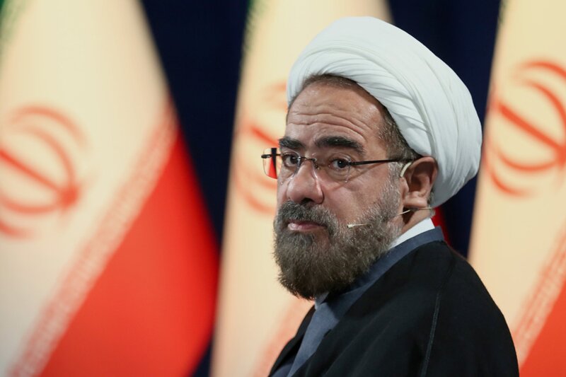 ببینید | جمله عجیب آیت‌الله جوادی آملی به همسرشان/ هنوز هم عکس ایشان را می‌بوسند