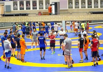 Iranian wrestlers depart for Belgrade to attend world championships