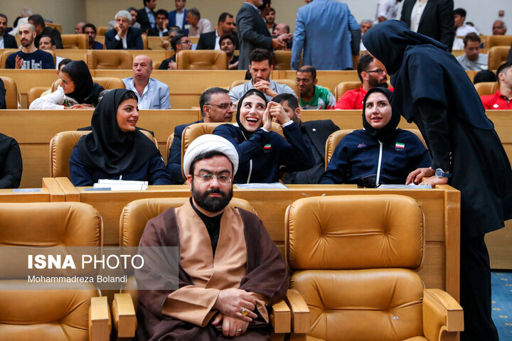 مراسم تجلیل از مدال‌آوران و قهرمانان ورزشی