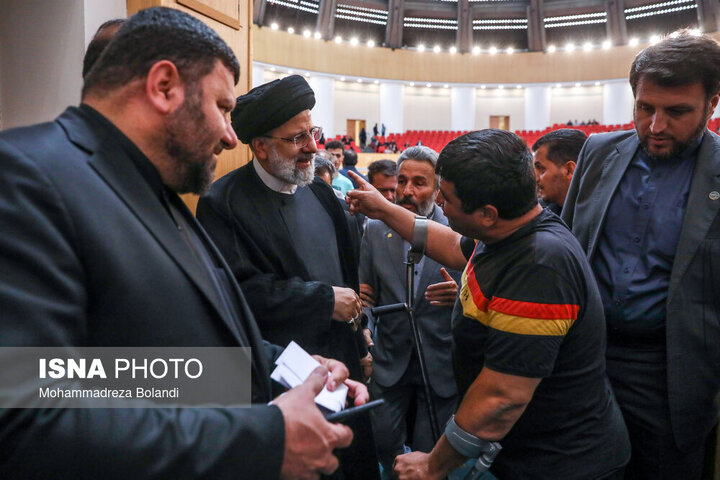 مراسم تجلیل از مدال‌آوران و قهرمانان ورزشی