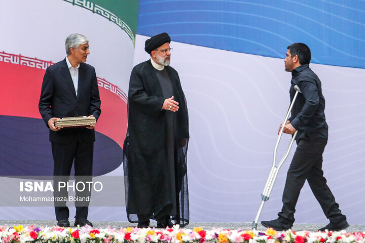 مراسم تجلیل از مدال‌آوران و قهرمانان ورزشی