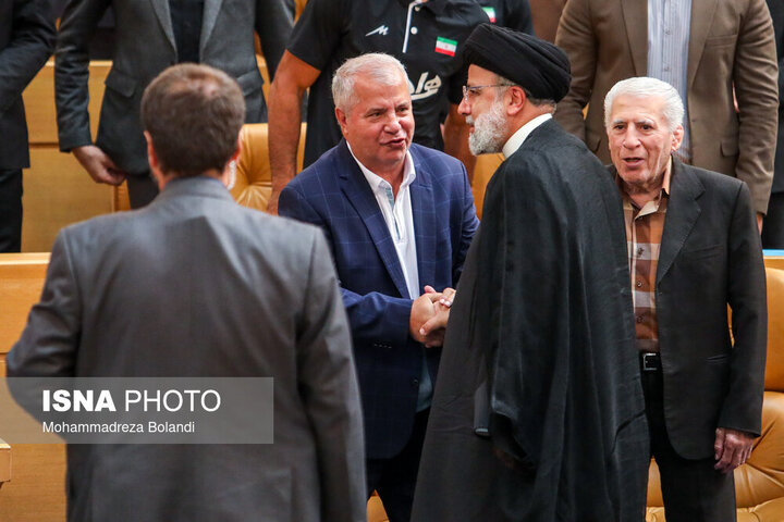 مراسم تجلیل از مدال‌آوران و قهرمانان ورزشی