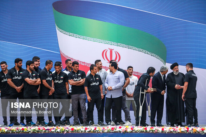 مراسم تجلیل از مدال‌آوران و قهرمانان ورزشی