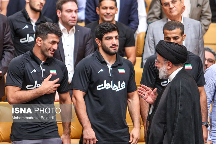 مراسم تجلیل از مدال‌آوران و قهرمانان ورزشی