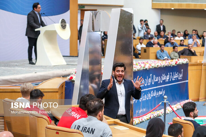 مراسم تجلیل از مدال‌آوران و قهرمانان ورزشی