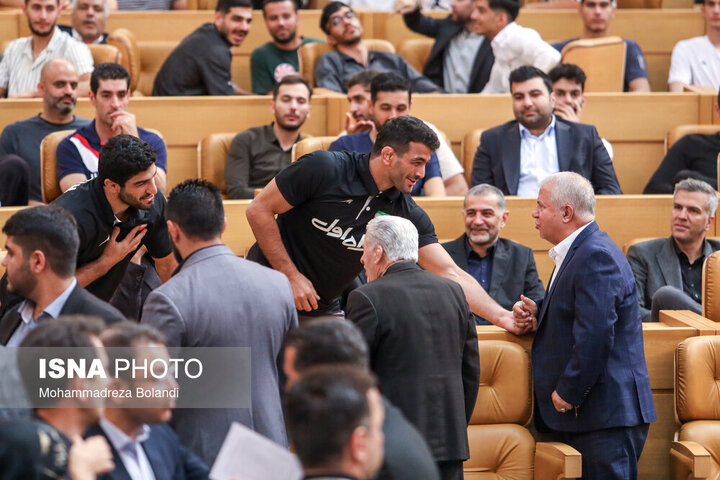 مراسم تجلیل از مدال‌آوران و قهرمانان ورزشی