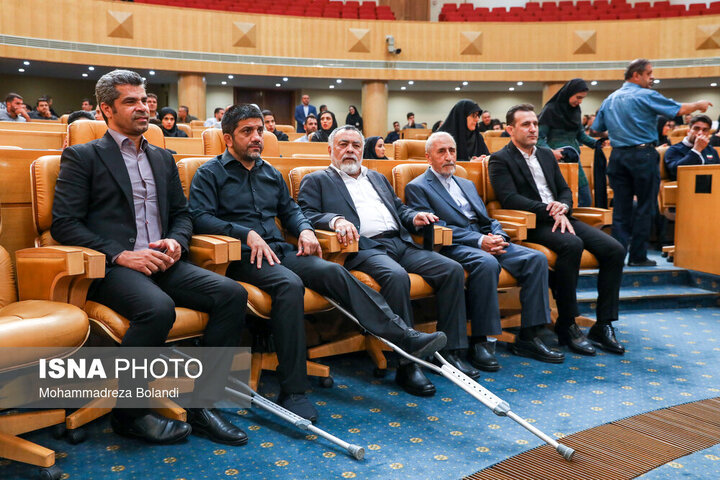 مراسم تجلیل از مدال‌آوران و قهرمانان ورزشی