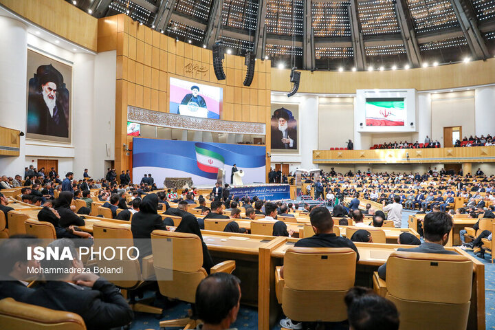 مراسم تجلیل از مدال‌آوران و قهرمانان ورزشی