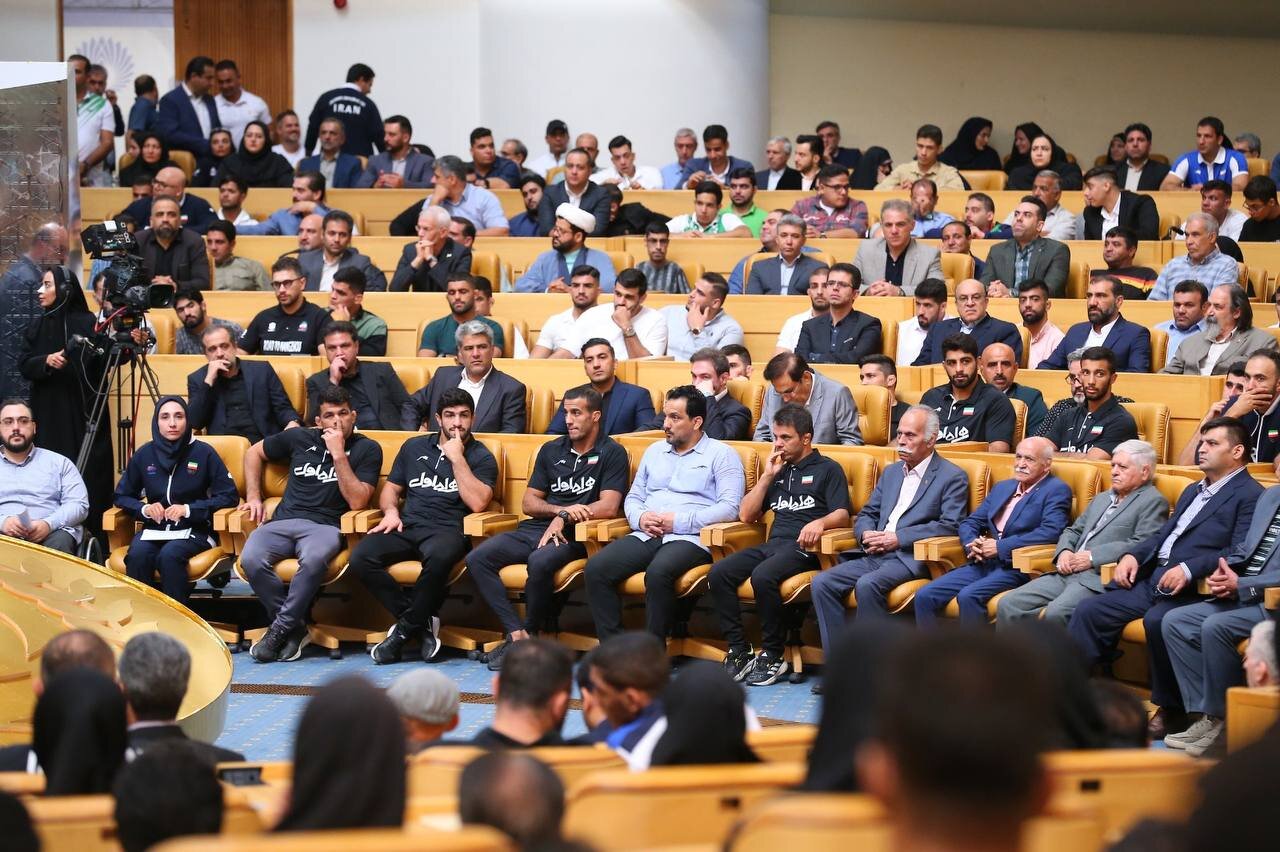 عکس| مراسم تجلیل از مدالآوران و قهرمانان ورزشی