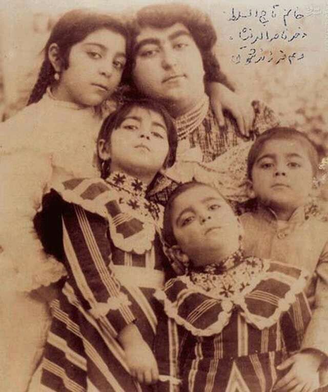  تیپ جالب دختر ناصرالدین شاه و فرزندانش
