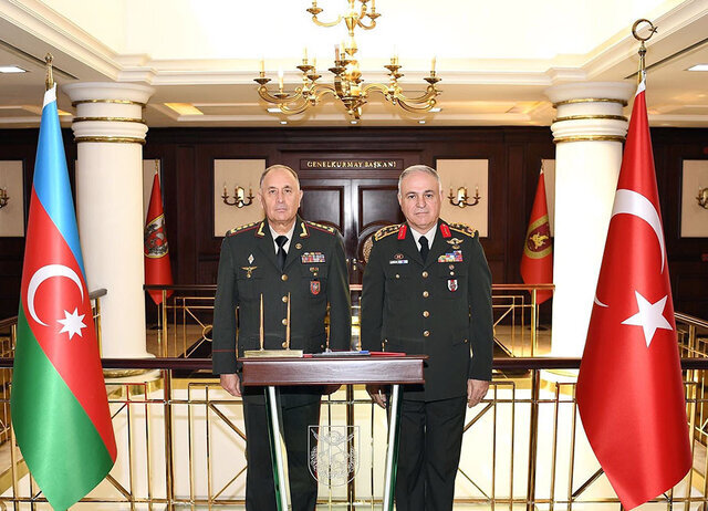 حرکت معنادار مقامهای نظامی ترکیه و جمهوریآذربایجان در مقبره آتاتورک/عکس