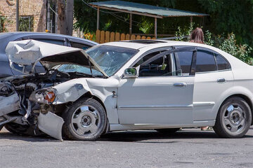 عکس | تصادف عجیب مقابل پارک قیطریه؛ سوار شدن آریزو ۵ توربو روی پژو!