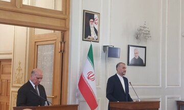 
وزير خارجية ايران : العراق سينفذ كامل بنود الاتفاق الامني 
وزير خارجية ايران : العراق سينفذ كامل بنود الاتفاق الامني